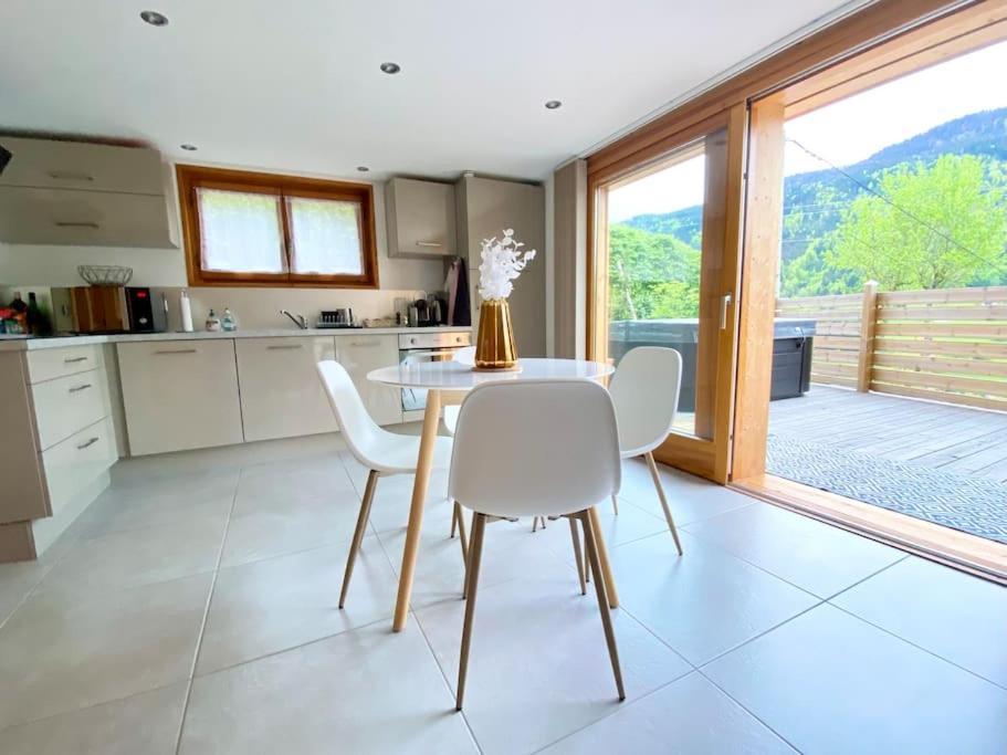 Androsace Appartement Dans Chalet Bois Avec Jacuzzi Privatif Terrasse Et Vue Montagne Les Villards-sur-Thones ภายนอก รูปภาพ