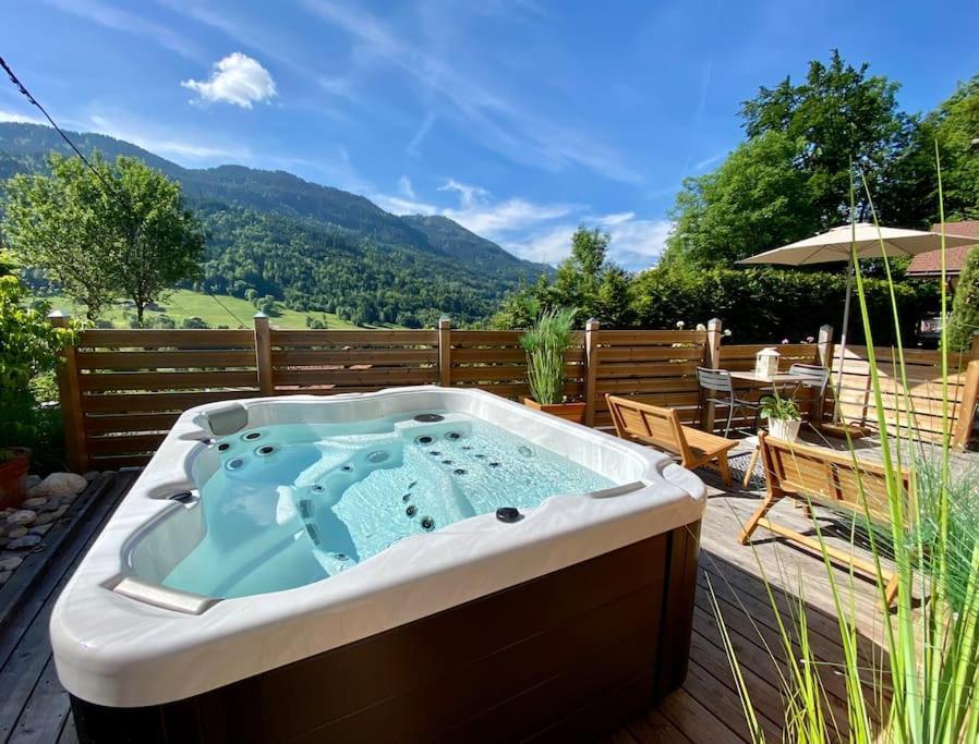 Androsace Appartement Dans Chalet Bois Avec Jacuzzi Privatif Terrasse Et Vue Montagne Les Villards-sur-Thones ภายนอก รูปภาพ
